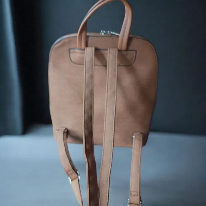 Дамска раничка оранж