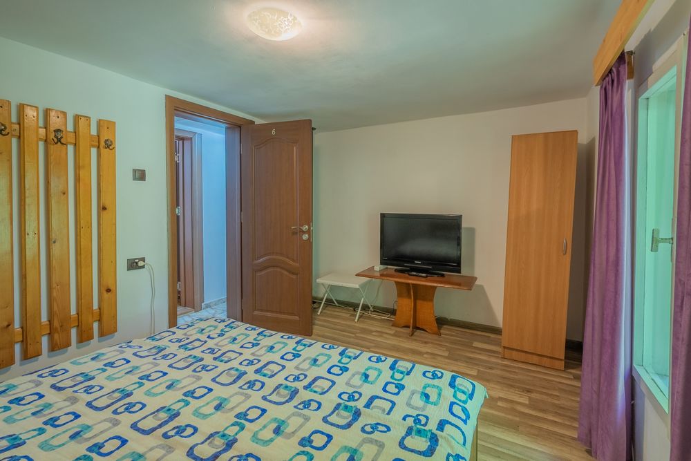 Inchiriez cabană/pensiune pe Valea Avrigului jud Sibiu