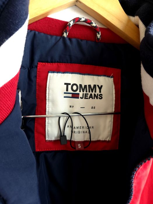 Geaca Tommy,marimea S,iarna-toamna,superba