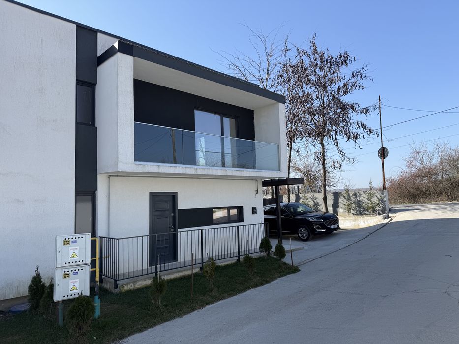 Casa 4 camere cartier privat Dragasani