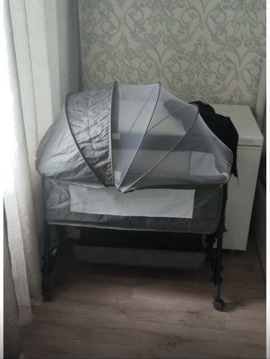 Продам детскую манежку, кровать