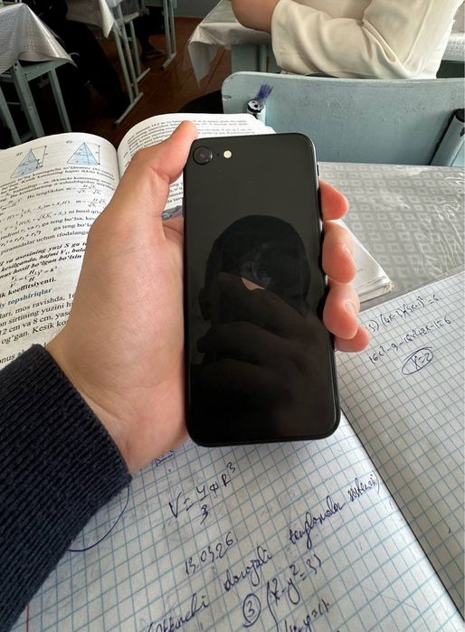 iPhone se 2020 black
