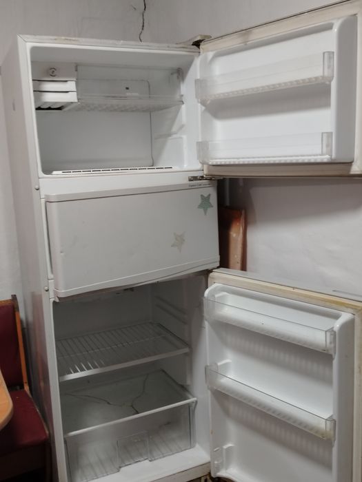 Продам Холодильник 3х камерный