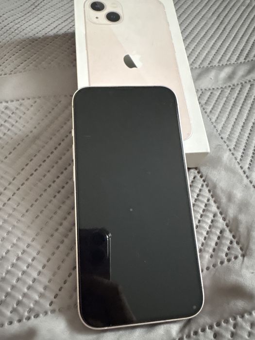 Продам iPhone 13 128 мг аккум 79%