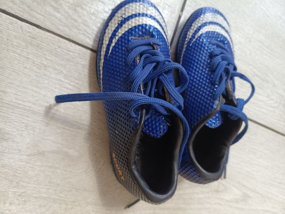 Adidași fotbal Nr 29