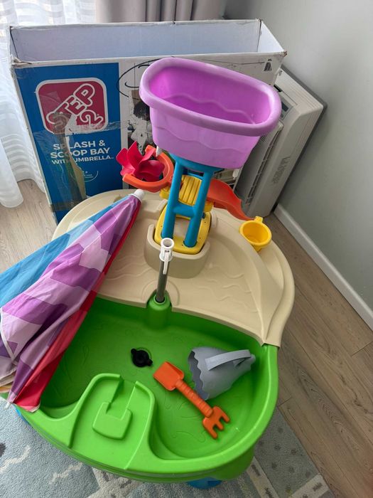 Step2 Splash & Scoop Bay с чадър – водна маса за игра, комплект с аксесоари