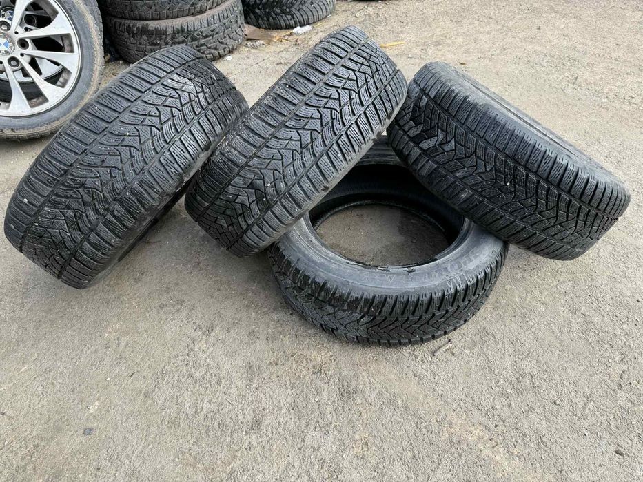 Зимни гуми Dunlop 225/15/16 втора употреба