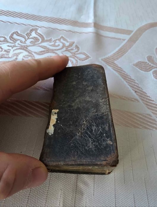 Carte veche „Meditationes S. Augustini” – secol XVIII, în latină