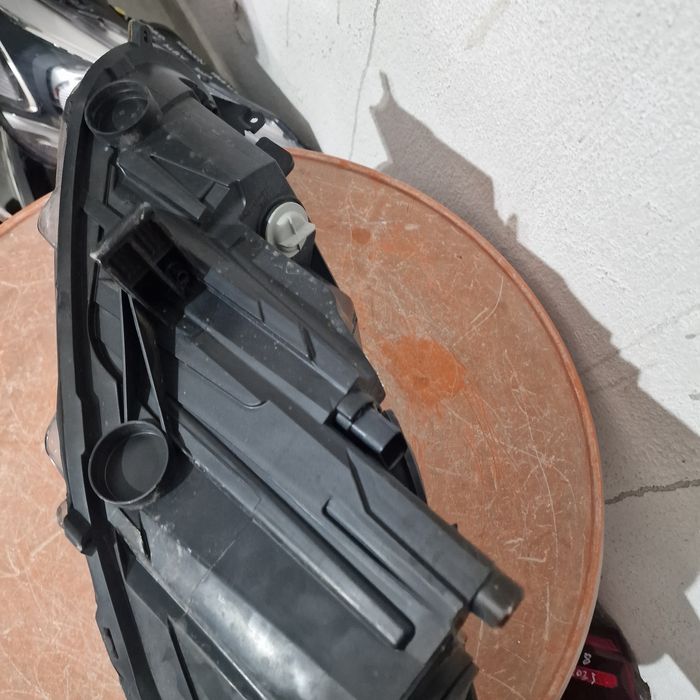 Ford Fiests 2017  13-17 десен фар