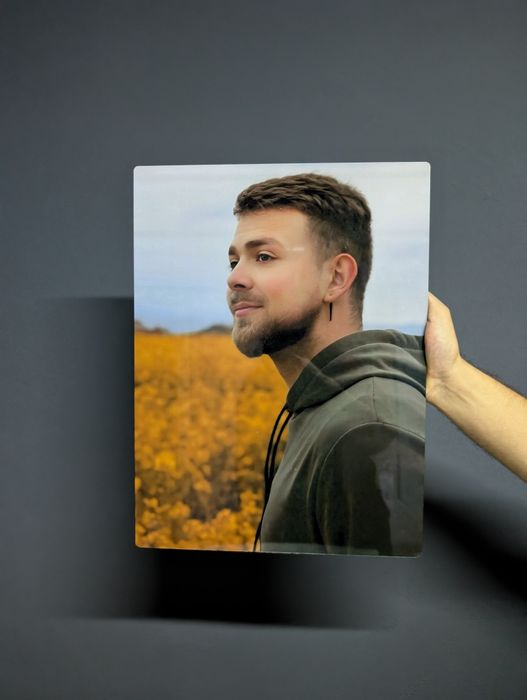 Персонализирана картина от метал ; различни размери.