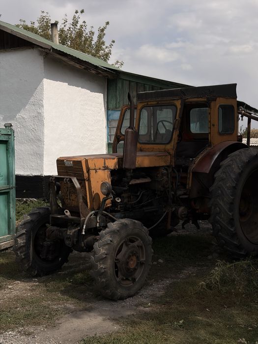Продаеться трактор