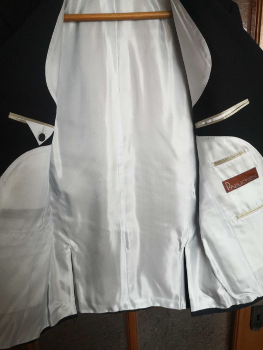 Нов мъжки костюм