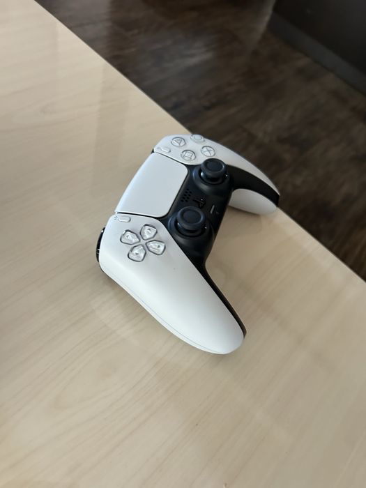 Чисто НОВ! PlayStation 5 (PS5 Slim) Standard Edition – с гаранция от Зора