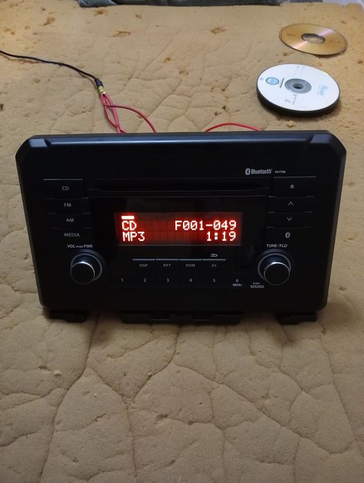 Продам штатную магнитолу.