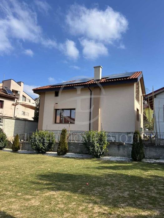 Реф. 2182 Двуетажна Къща с Двор / Марково / АКТ 15