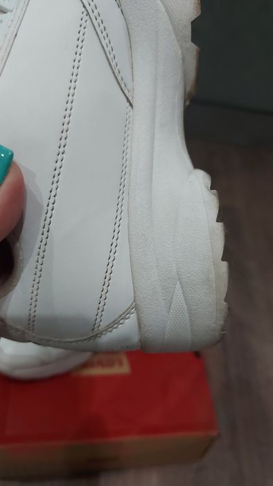 Боти и спортни обувки