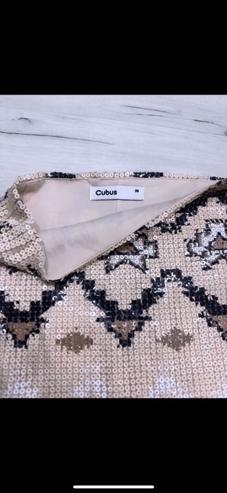 Поли с висока талия