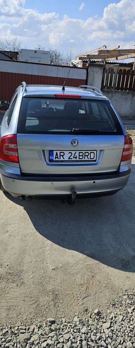 Vind urgent skoda octavia 2 din 2006cu akte în regula