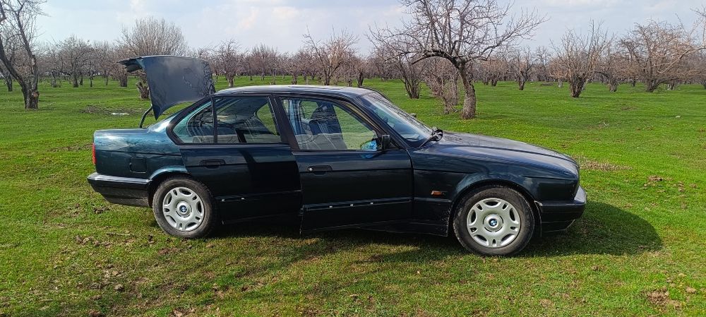 Продам БМВ срочно.