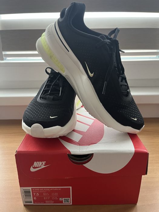 W Nike Air Zoom UPTURN SC