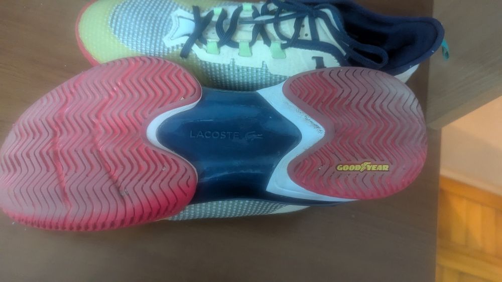 Продам брендовые мужские кроссы-,оригинал