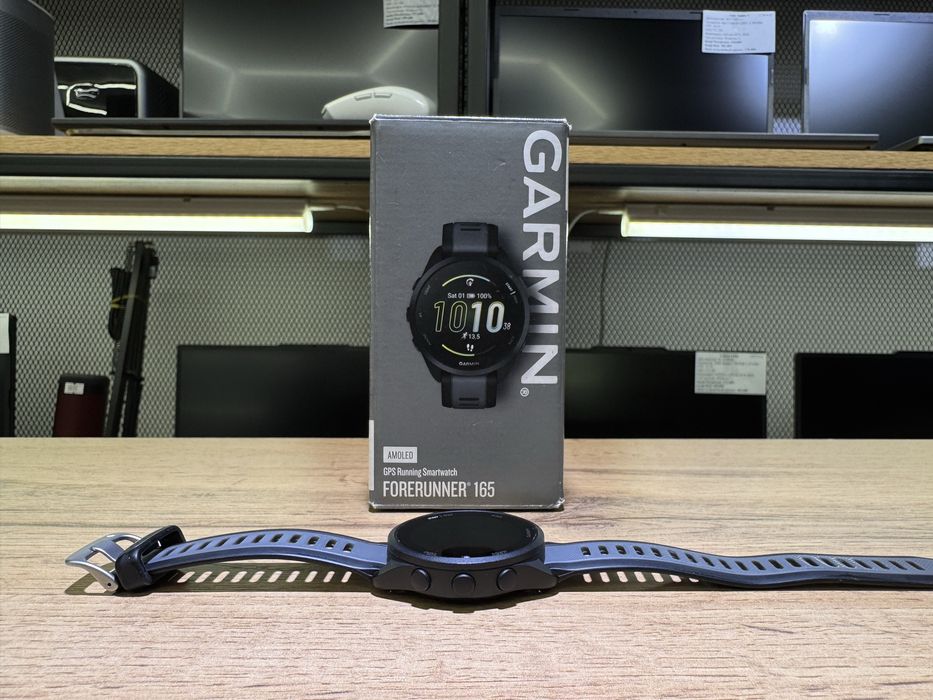 Смарт- часы Garmin Forerunner 165, черный, Amoled, 1347/A10