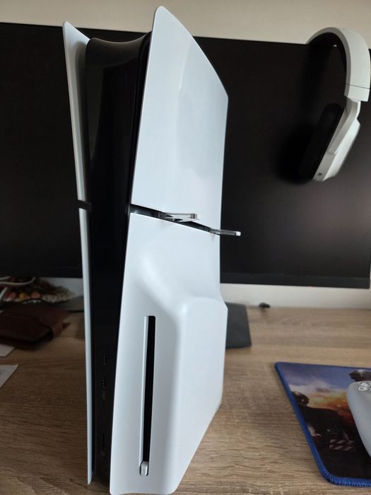 Playstation 5 Slim 2 джойстика +12 игри