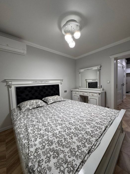 Квартира вторичка 3 комнатная метро космонавтов