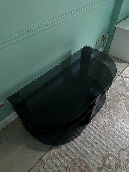 Продам стол под телевизор