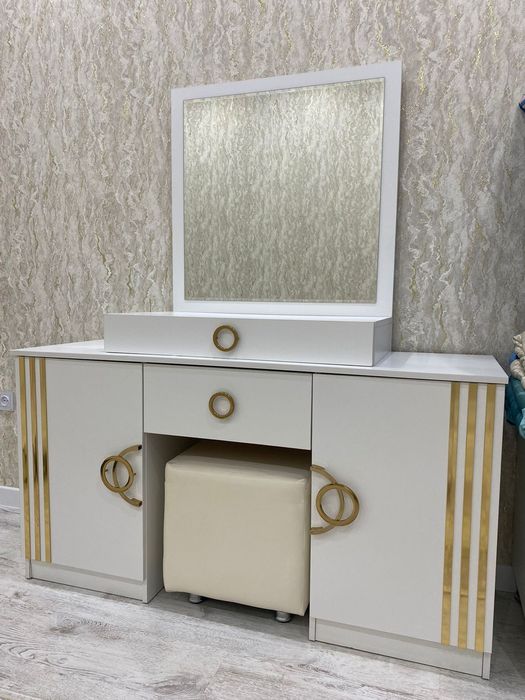 Спальная кровать