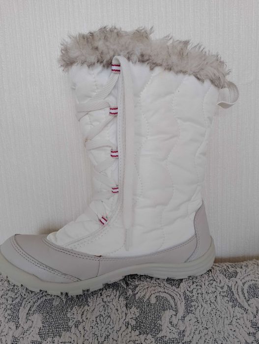 Ботуши апрески, като нови,малко носени.