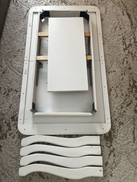 Стол в хорошем состоянии