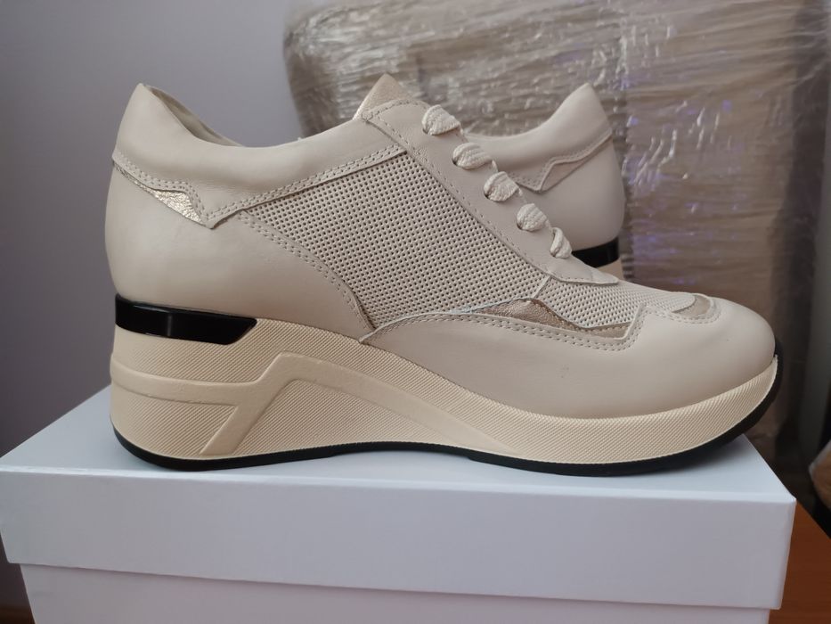 -- дамски  боти --