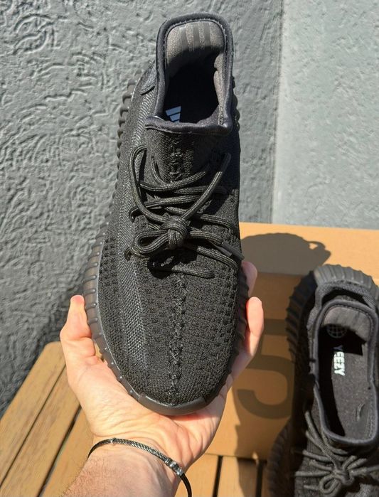 Yeezy 350 Onyx noi  43