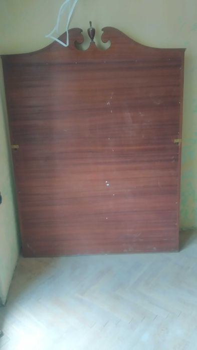 Голямо масивно огледало