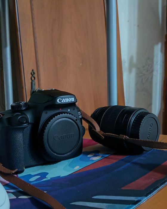 Продаю камеру Canon EOS 4000D