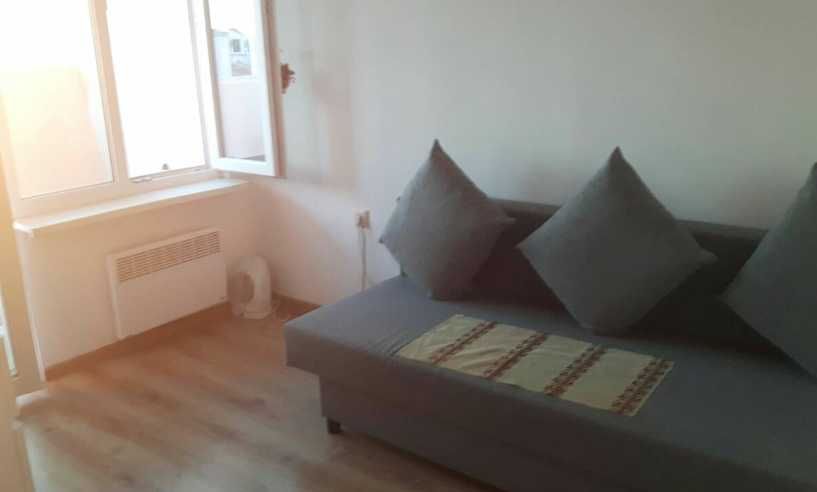 Дава се под наем Двустаен апартамент в Бургас, Възраждане - 55 кв.м за 102 € - Снимка #2