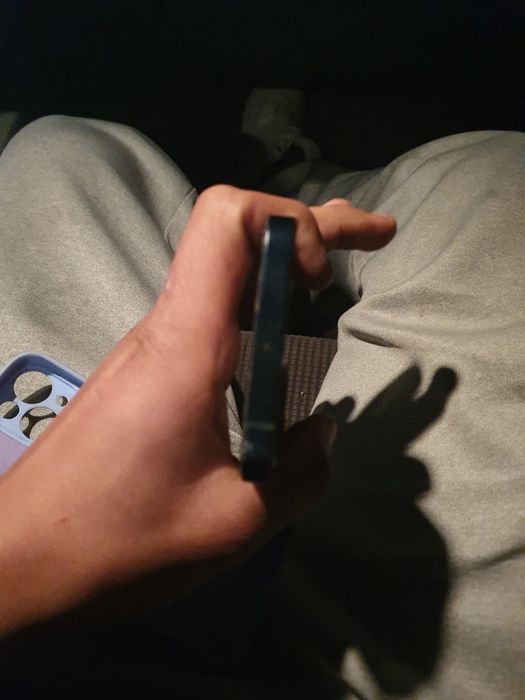 Vand sau schimb iphone 13