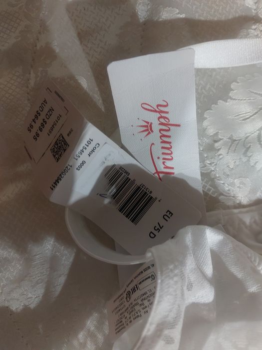 Sutien triumpf marime 75 D