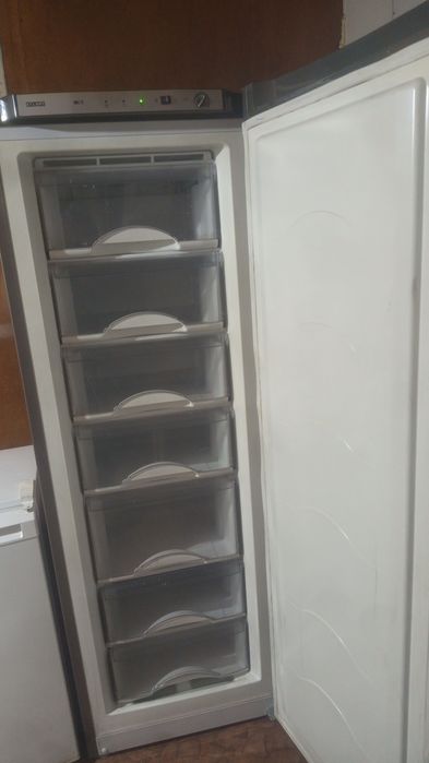 Морозильник высота 175см