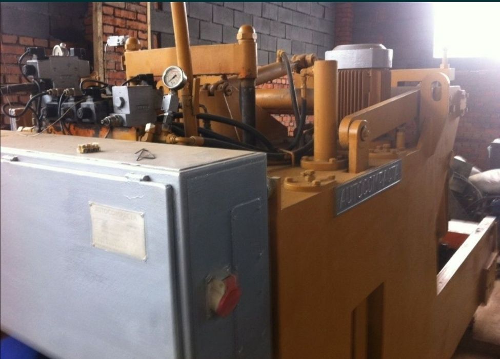 Presa automata boltari