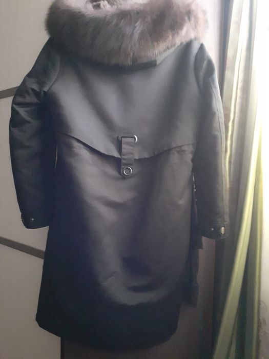 Продаю зимнию верхнею одежду