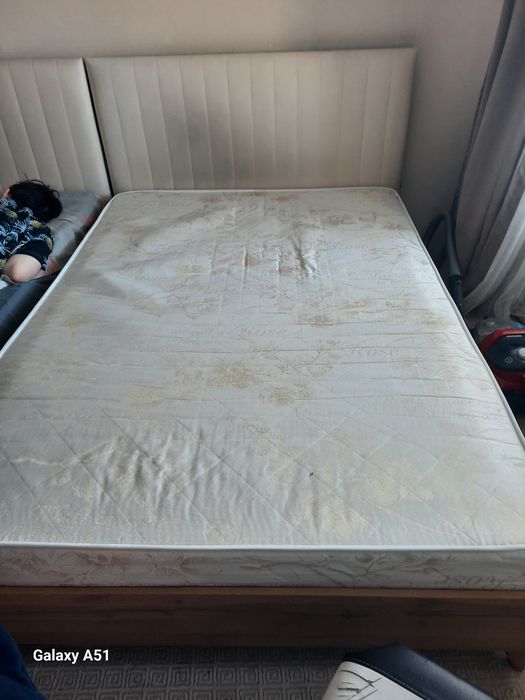 Кровать 1.5 с матрасом