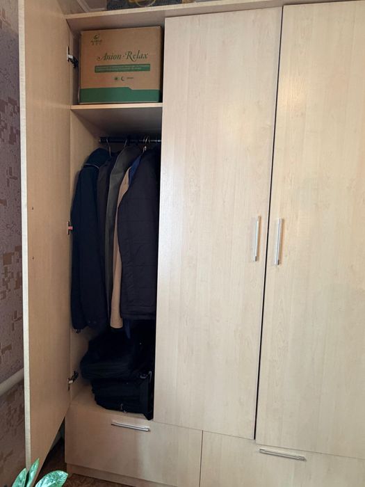 Трехдверный шкаф  гардероб