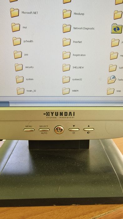 Монитор Hundai 17"