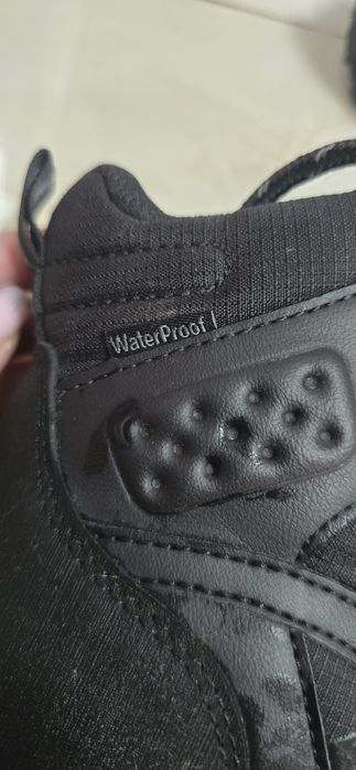 Продам Ботинки зимние