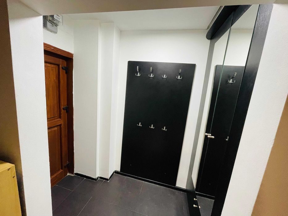 Apartament 2 camere decomandat str. Sinaii-Republicii, complet mobilat, bloc anvelopat, centrala proprie