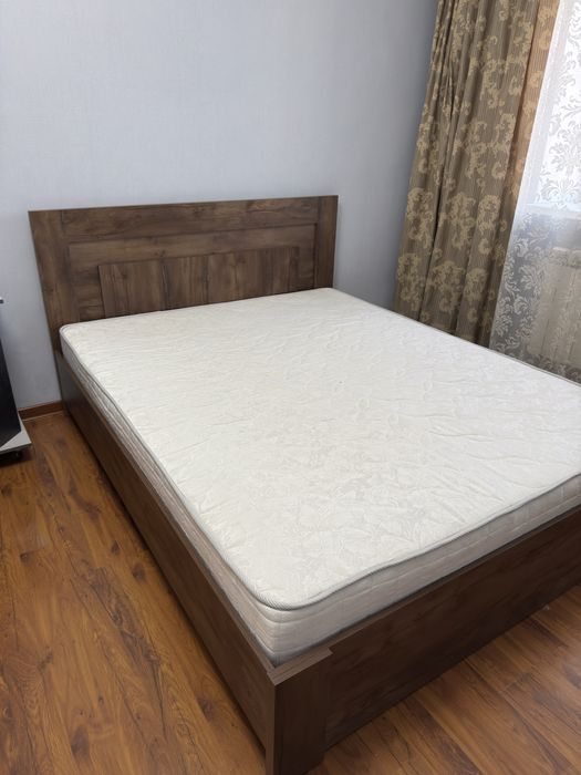 Продам спальный гарнитур