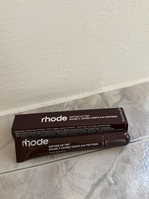 diverse modele de lipgloss rhode