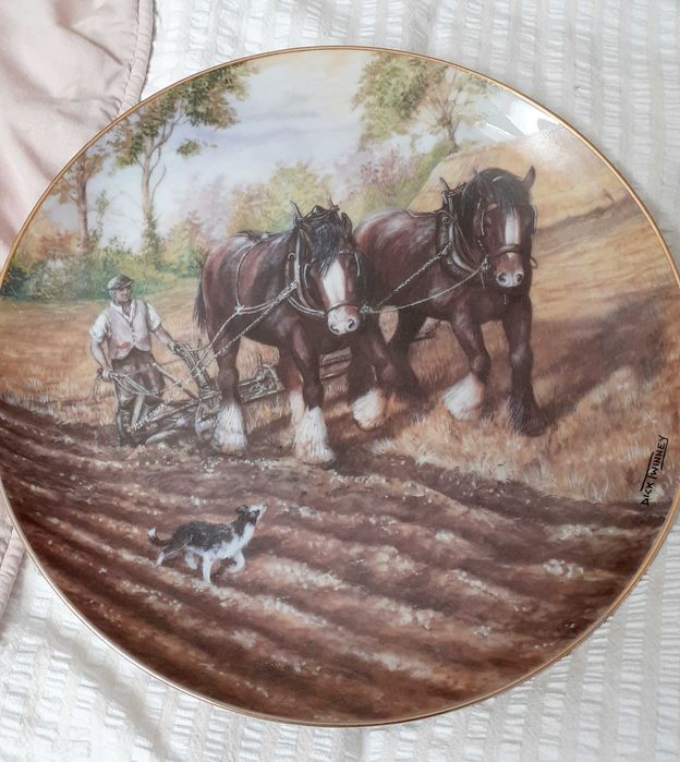 3 сувенирни порцеланови чинии